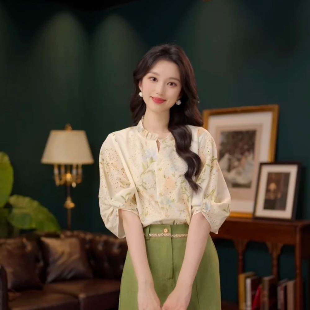 Red 3/4 Sleeve Buttoned Blouse with Mandarin Collar